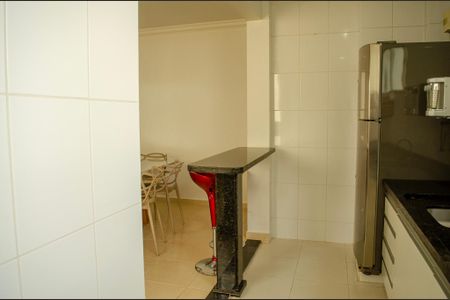 Cozinha de apartamento para alugar com 2 quartos, 75m² em Setor Bueno, Goiânia