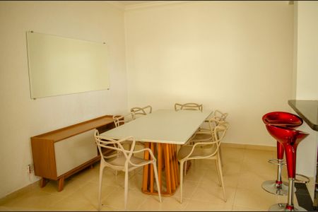 Apartamento para alugar com 75m², 2 quartos e 1 vaga Apartamento para alugar com 75m², 2 quartos e 1 vagaSala de Jantar