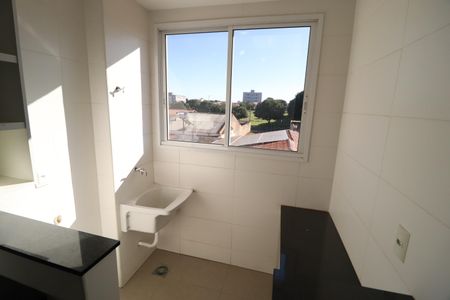 Área de Serviço de apartamento para alugar com 3 quartos, 84m² em Segismundo Pereira, Uberlândia