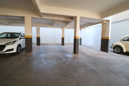 Garagem de apartamento para alugar com 3 quartos, 84m² em Segismundo Pereira, Uberlândia