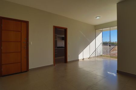 Sala de apartamento para alugar com 3 quartos, 84m² em Segismundo Pereira, Uberlândia
