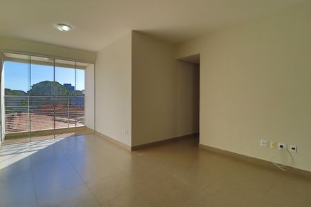 Apartamento para alugar com 3 quartos, 84m² em Segismundo Pereira, Uberlândia