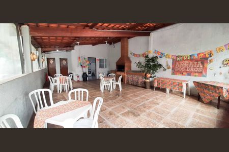 Apartamento para alugar com 46m², 2 quartos e 1 vaga Apartamento para alugar com 46m², 2 quartos e 1 vagaÁrea comum - Salão de Festas