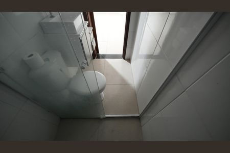 Banheiro da Suíte de casa para alugar com 2 quartos, 112m² em Vila Scarpelli, Santo André