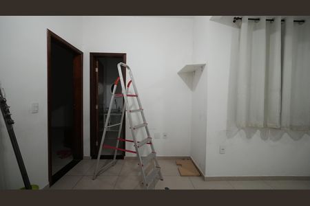 Sala de casa para alugar com 2 quartos, 112m² em Vila Scarpelli, Santo André