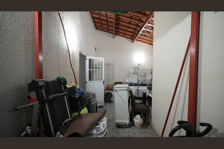 Área de Serviço de casa para alugar com 2 quartos, 112m² em Vila Scarpelli, Santo André
