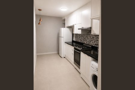 Cozinha de apartamento à venda com 2 quartos, 43m² em Jardim Almanara, São Paulo