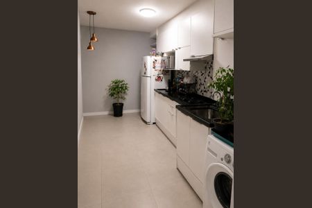 Cozinha de apartamento à venda com 2 quartos, 43m² em Jardim Almanara, São Paulo