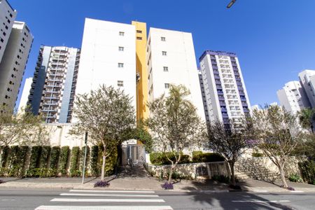 Apartamento para alugar com 62m², 2 quartos e 1 vaga Apartamento para alugar com 62m², 2 quartos e 1 vagaFachada