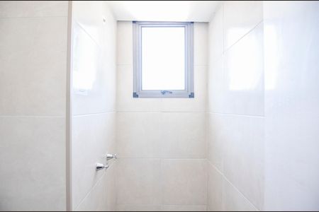 Apartamento à venda com 40m², 2 quartos e sem vaga Apartamento à venda com 40m², 2 quartos e sem vagaBanheiro
