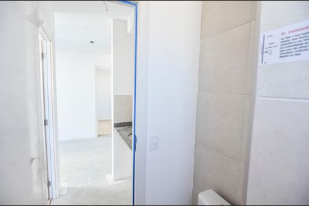 Banheiro de apartamento para alugar com 2 quartos, 40m² em Santo Cristo, Rio de Janeiro