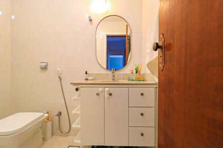 Apartamento para alugar com 72m², 2 quartos e 1 vaga Apartamento para alugar com 72m², 2 quartos e 1 vagaBanheiro