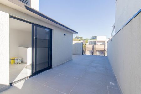 Casa de condomínio à venda com 130m², 3 quartos e 2 vagas Casa de condomínio à venda com 130m², 3 quartos e 2 vagasTerraço