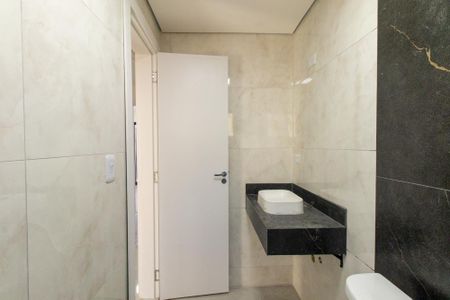 Casa de condomínio à venda com 130m², 3 quartos e 2 vagas Casa de condomínio à venda com 130m², 3 quartos e 2 vagasBanheiro Social
