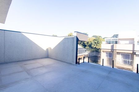 Casa de condomínio à venda com 130m², 3 quartos e 2 vagas Casa de condomínio à venda com 130m², 3 quartos e 2 vagasTerraço