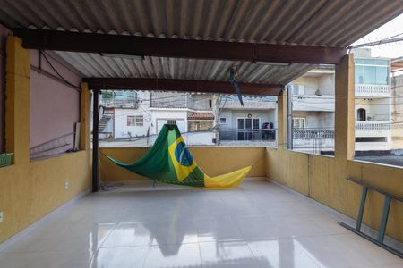 Casa à venda com 100m², 3 quartos e 2 vagas Casa à venda com 100m², 3 quartos e 2 vagasVaranda