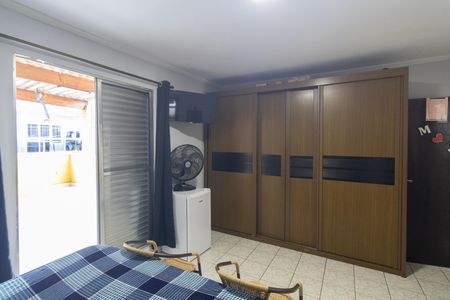Casa à venda com 100m², 3 quartos e 2 vagas Casa à venda com 100m², 3 quartos e 2 vagasSuíte