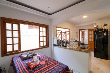 Casa à venda com 250m², 3 quartos e 4 vagas