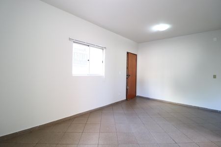 Sala de apartamento para alugar com 2 quartos, 63m² em Saraiva, Uberlândia