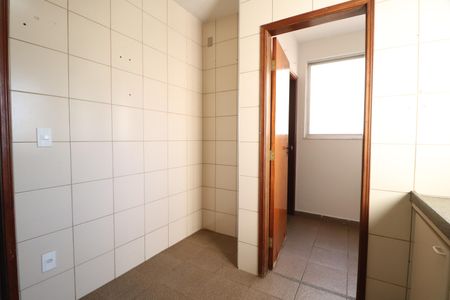 Cozinha de apartamento para alugar com 2 quartos, 63m² em Saraiva, Uberlândia