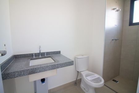 Apartamento à venda com 167m², 4 quartos e 2 vagas Apartamento à venda com 167m², 4 quartos e 2 vagasBanheiro da Suíte 1