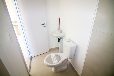 Apartamento à venda com 167m², 4 quartos e 2 vagas Apartamento à venda com 167m², 4 quartos e 2 vagasBanheiro de Serviço
