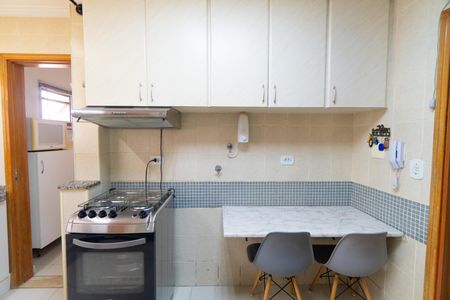 Apartamento à venda com 77m², 2 quartos e 1 vaga Apartamento à venda com 77m², 2 quartos e 1 vagaCozinha e Área de Serviço