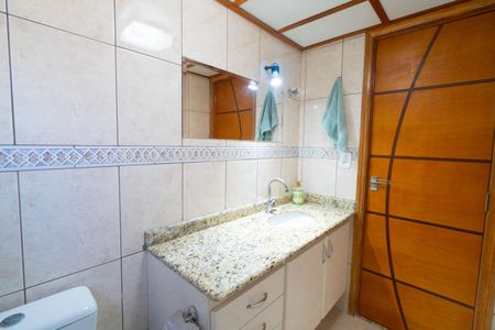 Apartamento à venda com 77m², 2 quartos e 1 vaga Apartamento à venda com 77m², 2 quartos e 1 vagaBanheiro