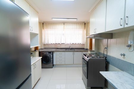 Apartamento à venda com 77m², 2 quartos e 1 vaga Apartamento à venda com 77m², 2 quartos e 1 vagaCozinha e Área de Serviço