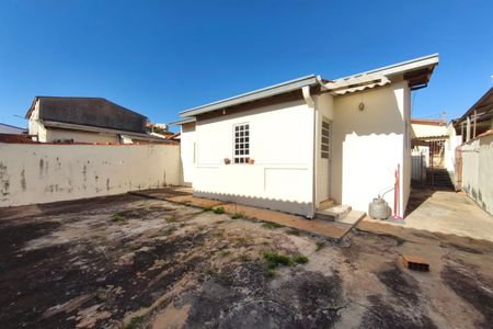 Casa à venda com 120m², 2 quartos e 2 vagas Casa à venda com 120m², 2 quartos e 2 vagasQuintal