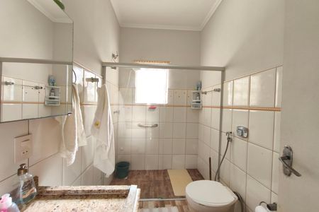 Casa à venda com 120m², 2 quartos e 2 vagas Casa à venda com 120m², 2 quartos e 2 vagasBanheiro