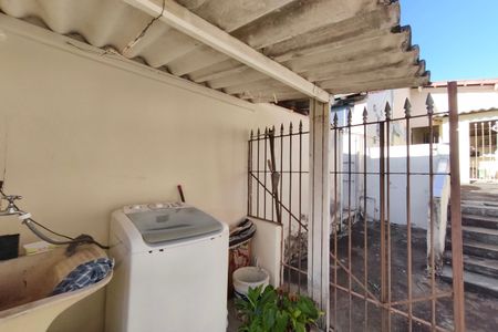 Casa à venda com 120m², 2 quartos e 2 vagas Casa à venda com 120m², 2 quartos e 2 vagasQuintal