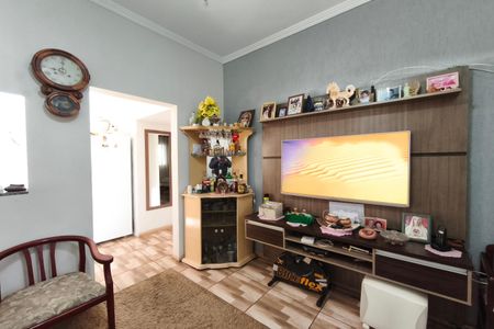 Casa à venda com 120m², 2 quartos e 2 vagas Casa à venda com 120m², 2 quartos e 2 vagasSala
