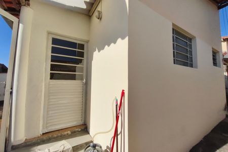 Casa à venda com 120m², 2 quartos e 2 vagas Casa à venda com 120m², 2 quartos e 2 vagasQuintal