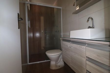 Banheiro  de apartamento para alugar com 2 quartos, 62m² em Vila Pires, Santo André