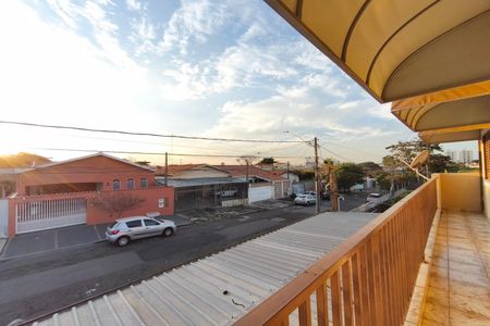 Casa à venda com 353m², 3 quartos e 6 vagas Casa à venda com 353m², 3 quartos e 6 vagasVaranda Quartos