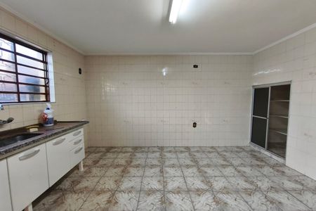 Casa à venda com 353m², 3 quartos e 6 vagas Casa à venda com 353m², 3 quartos e 6 vagasCozinha