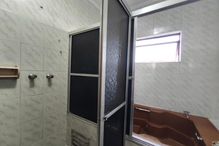 Casa à venda com 353m², 3 quartos e 6 vagas Casa à venda com 353m², 3 quartos e 6 vagasBanheiro Suíte