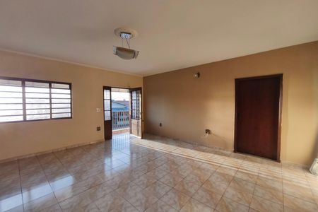 Casa à venda com 353m², 3 quartos e 6 vagas Casa à venda com 353m², 3 quartos e 6 vagasSala
