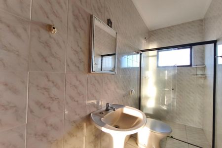 Casa à venda com 353m², 3 quartos e 6 vagas Casa à venda com 353m², 3 quartos e 6 vagasBanheiro Social