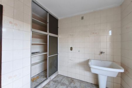 Casa à venda com 353m², 3 quartos e 6 vagas Casa à venda com 353m², 3 quartos e 6 vagasÁrea de Serviço