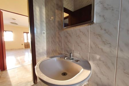 Casa à venda com 353m², 3 quartos e 6 vagas Casa à venda com 353m², 3 quartos e 6 vagasBanheiro Social