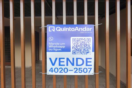 Casa à venda com 353m², 3 quartos e 6 vagas Casa à venda com 353m², 3 quartos e 6 vagasPLACA INSTALADA NA FACHADA