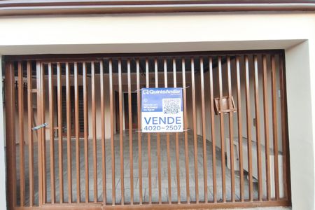 Casa à venda com 353m², 3 quartos e 6 vagas Casa à venda com 353m², 3 quartos e 6 vagasPLACA INSTALADA NA FACHADA