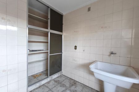 Casa à venda com 353m², 3 quartos e 6 vagas Casa à venda com 353m², 3 quartos e 6 vagasÁrea de Serviço