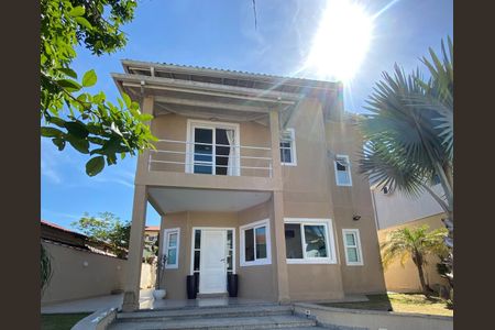 Casa de condomínio para alugar com 191m², 4 quartos e sem vaga Casa de condomínio para alugar com 191m², 4 quartos e sem vagaFachada