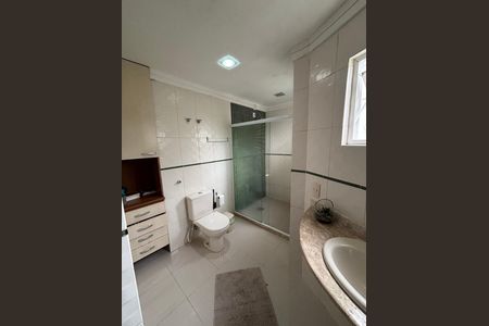 Casa de condomínio para alugar com 191m², 4 quartos e sem vaga Casa de condomínio para alugar com 191m², 4 quartos e sem vagaBanheiro Suíte