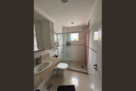 Banheiro de casa de condomínio para alugar com 4 quartos, 191m² em Ponta Grossa, Maricá