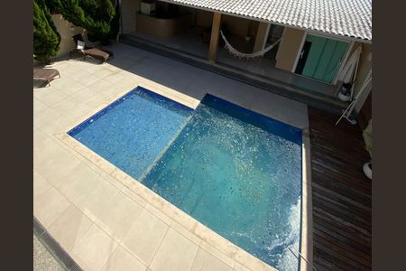 Casa de condomínio para alugar com 191m², 4 quartos e sem vaga Casa de condomínio para alugar com 191m², 4 quartos e sem vagaPiscina