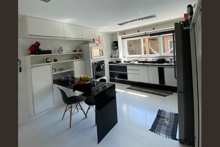 Cozinha de casa de condomínio para alugar com 4 quartos, 191m² em Ponta Grossa, Maricá
